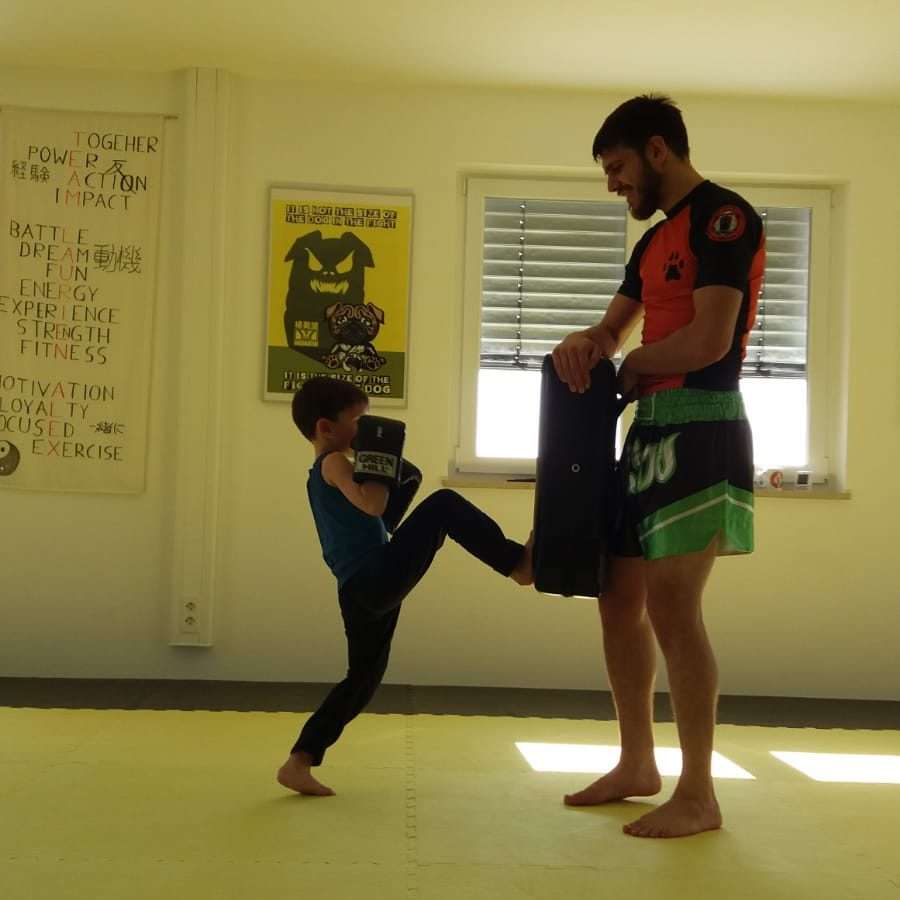 Kampfsport für Kinder - jetzt auch Kickboxen / MMA