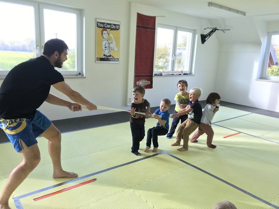 Kindertraining bei Team Laurien & Alex in München-Feldmoching.