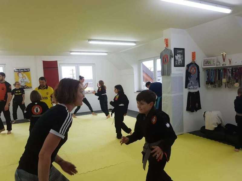 Eltern Kind Training: Kein Kampfsporttraining ohne Sparring