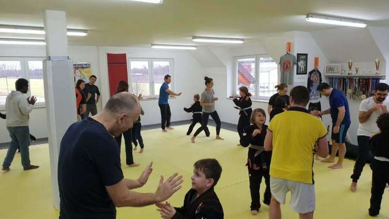 Eltern Kind Training: Technik Kombination - koordinativ anspruchsvoll